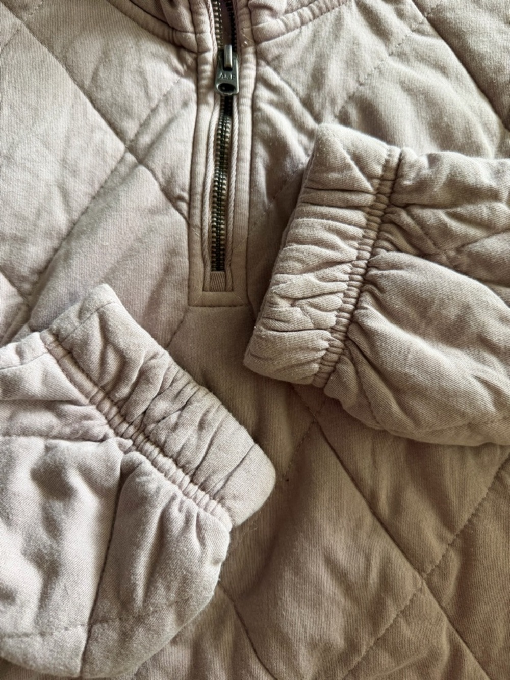 Abercrombie and Fitch Women's Half-Zip Quilted Fleece Jacket - Picture 6 of 10